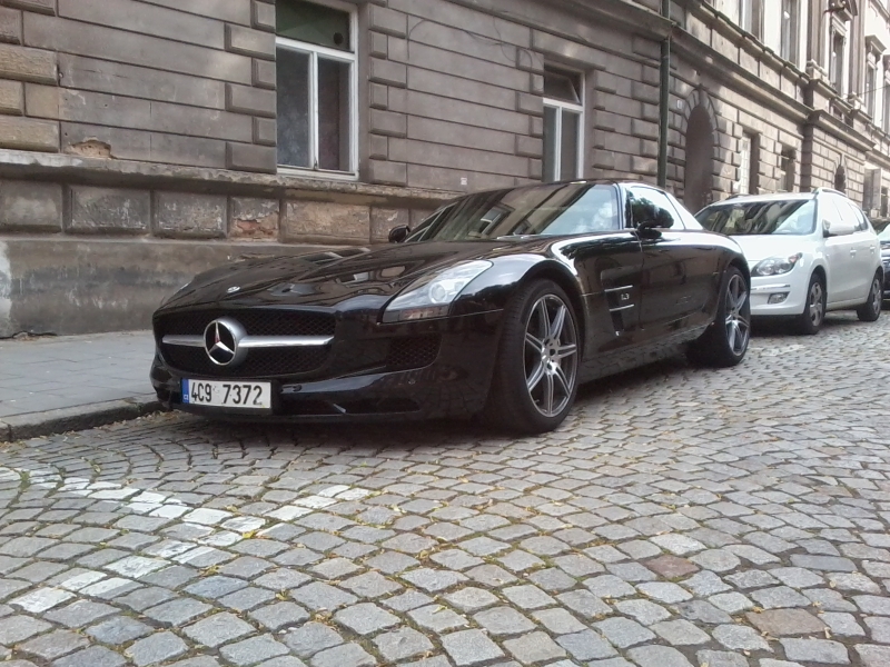 Mercedes SLS