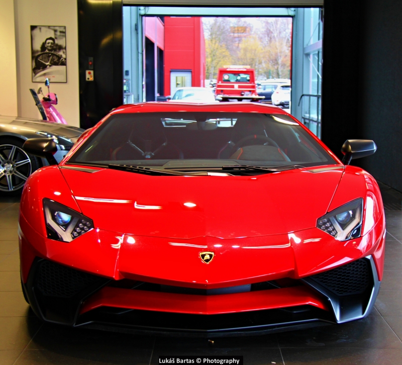 Lamborghini Aventador LP750-4 SV