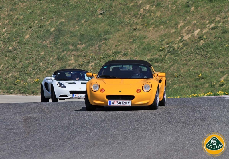 Lotus Elise S1 + Elise 2011