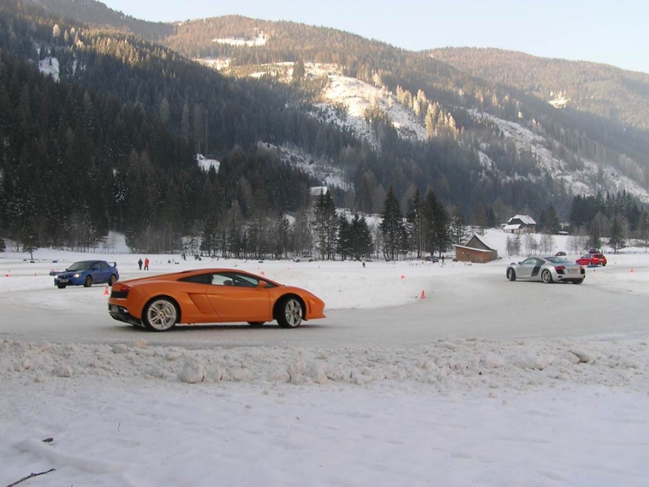 Snow Driving Eperience 2010 - Lamborghini Gallardo LP560